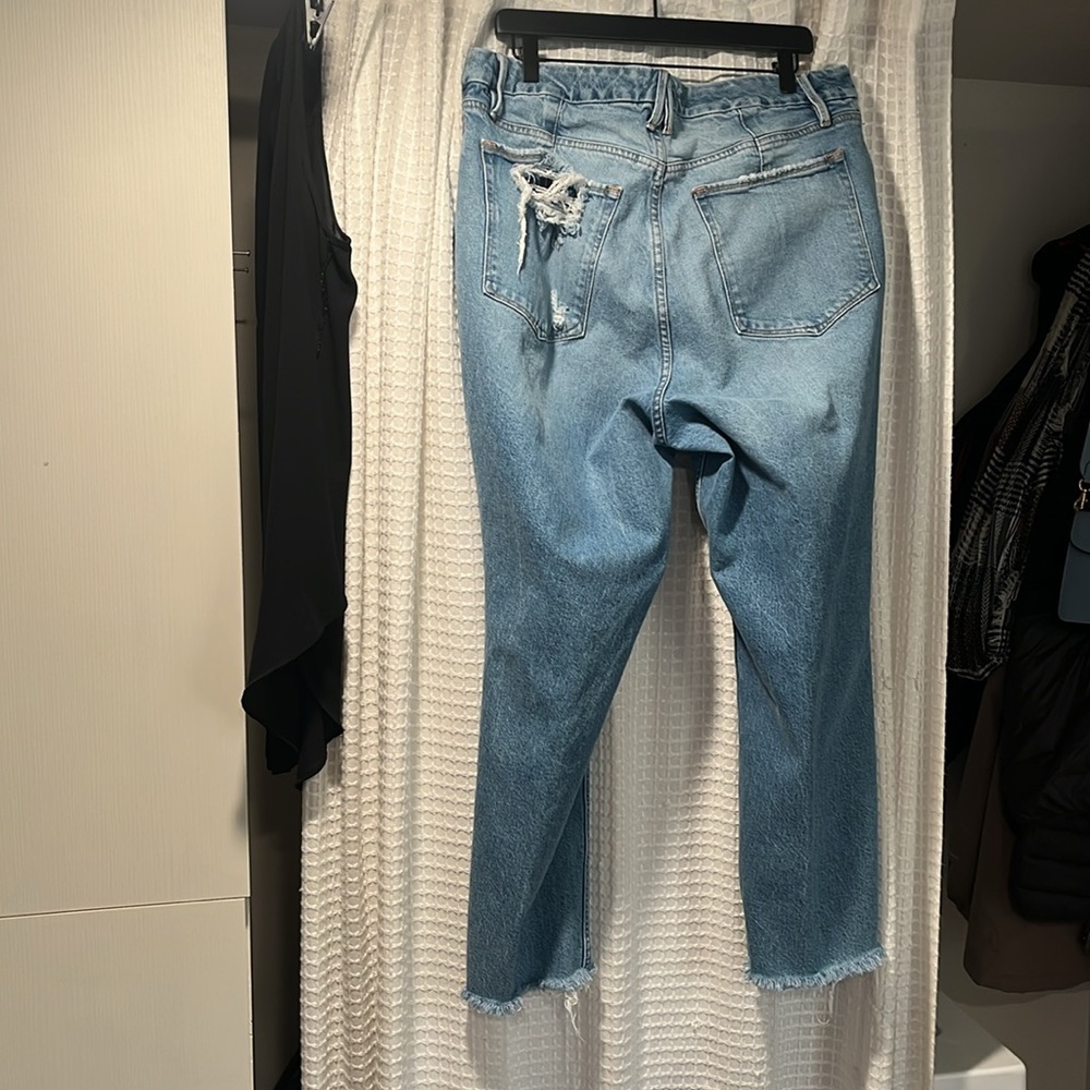High Rise Distressed Crop Jeans - Picture 4 of 7